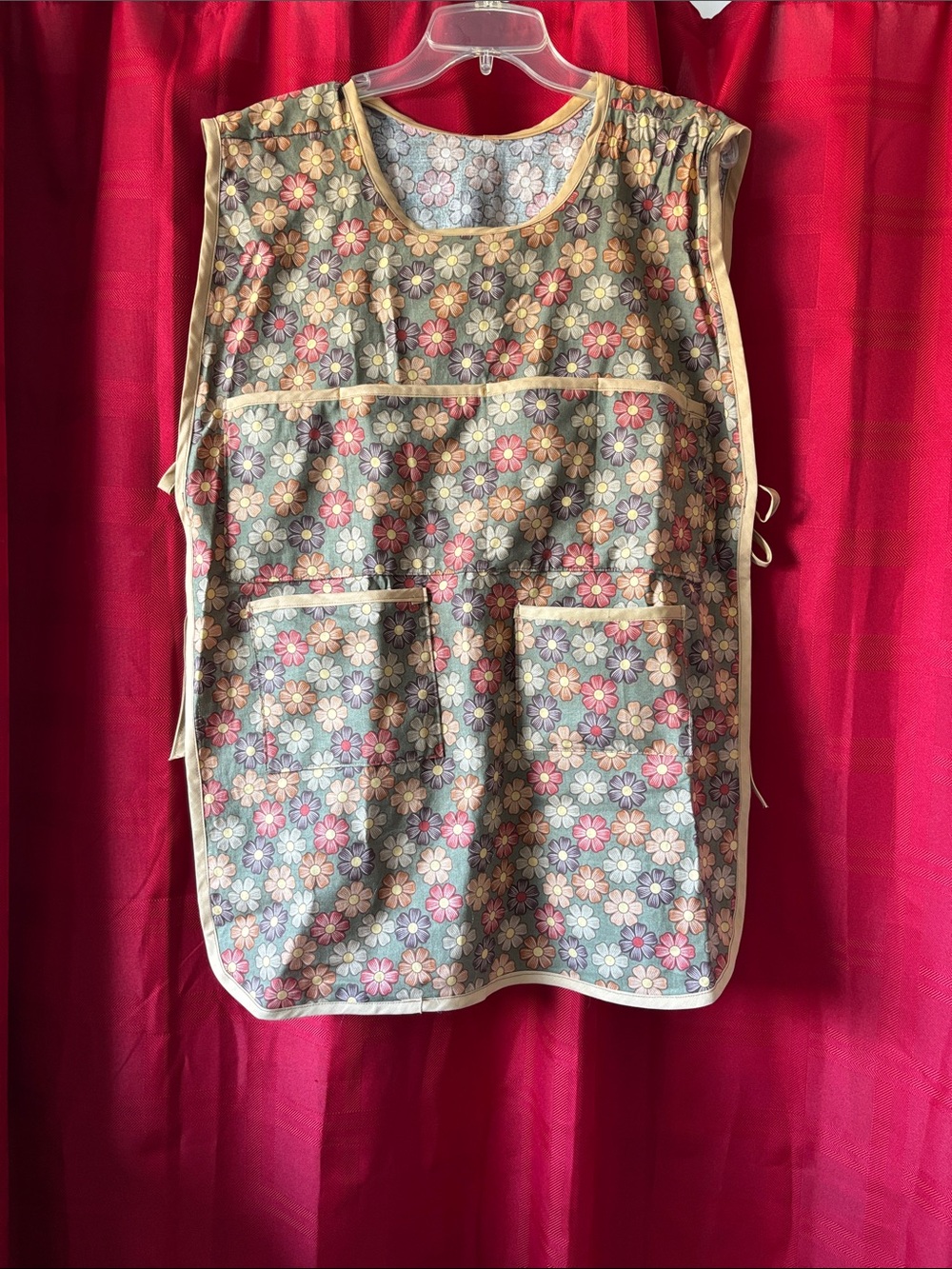 Floral Utility Apron with 6Front Pockets & pen pocket